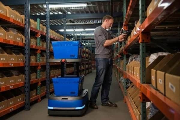 4 features to look for when buying a quality warehouse order picking cart